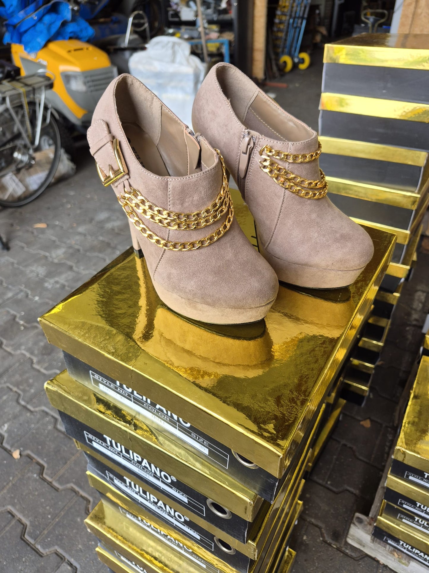 Hoge naaldhak schoen