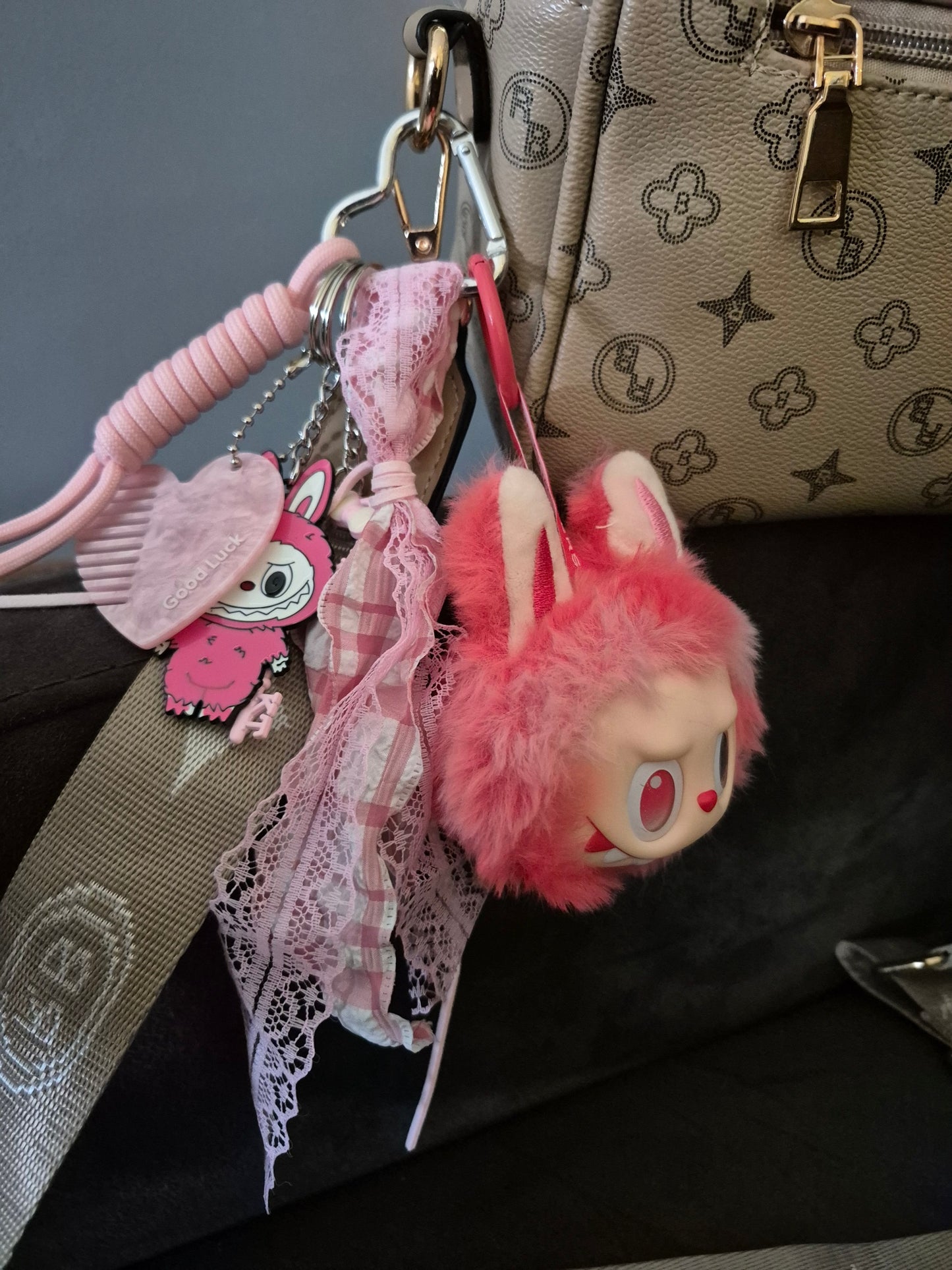 Schattige Pluche Sleutelhanger voor jong en oud – Tashanger:roze