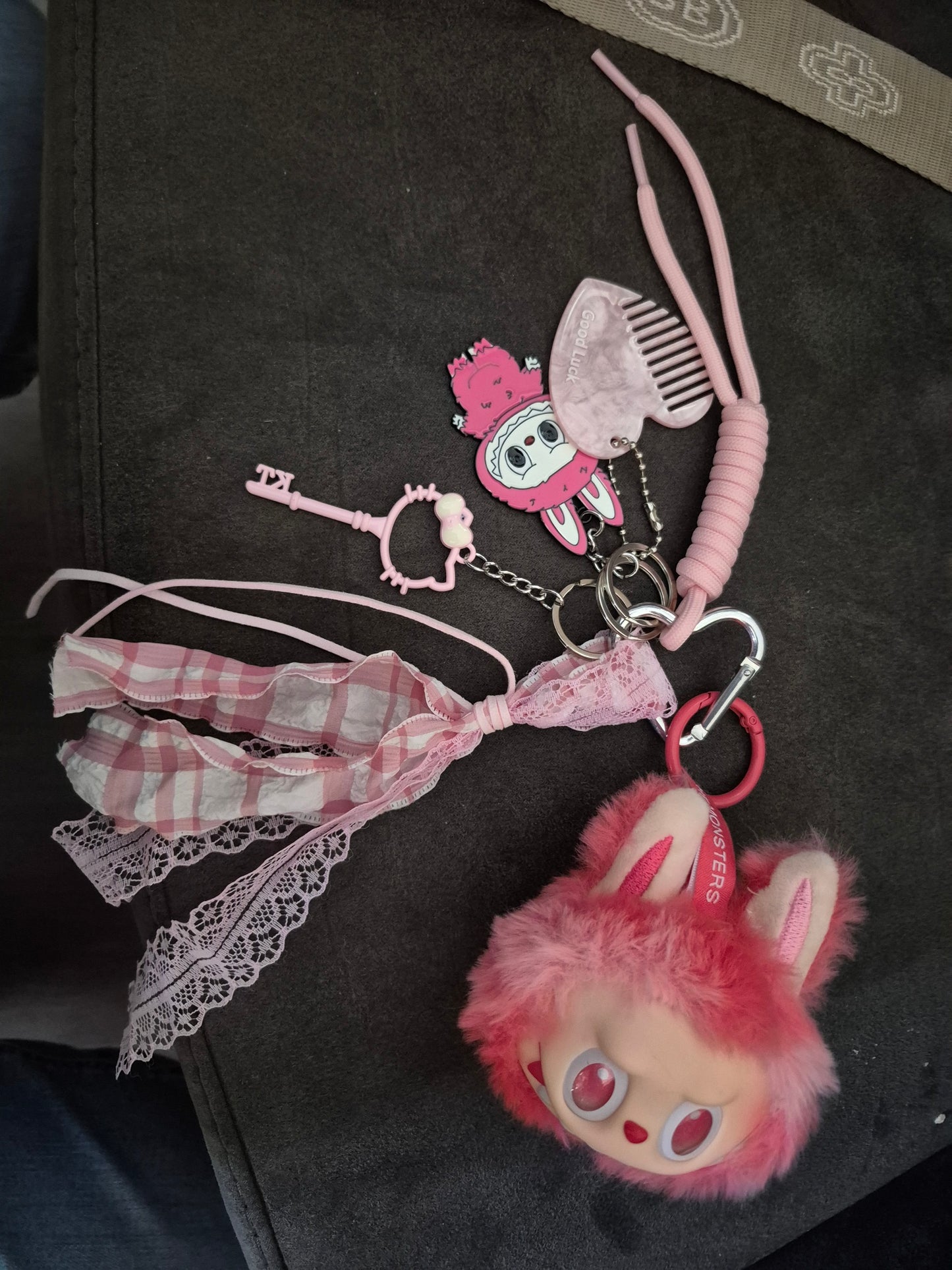 Schattige Pluche Sleutelhanger voor jong en oud – Tashanger:roze