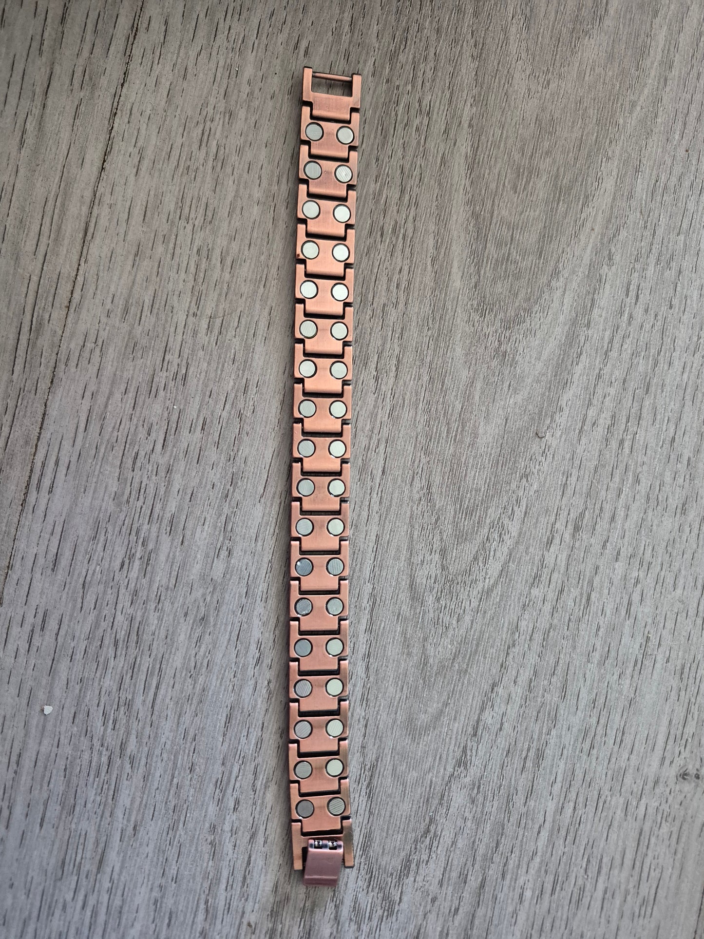 Stijlvolle armband met magneetjes